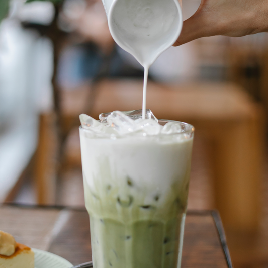 Matcha latte au lait d'avoine